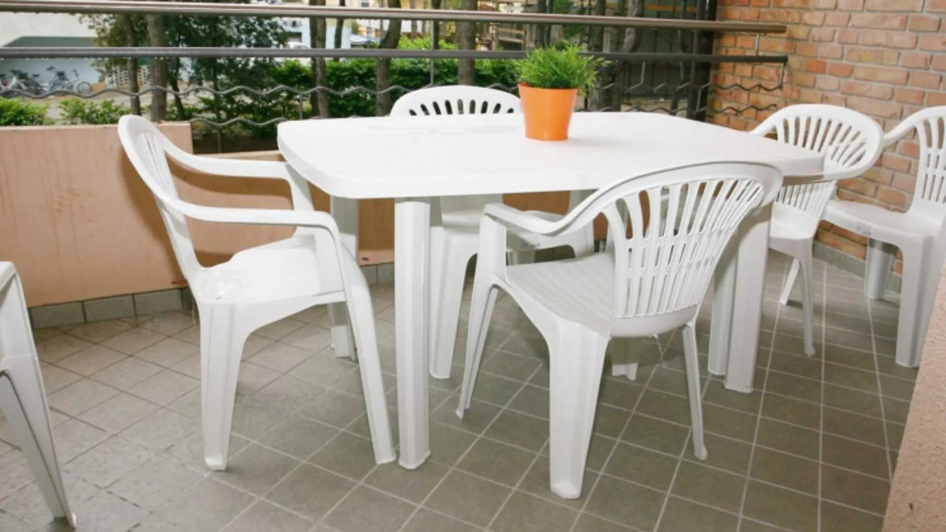Embrace The Sea Breeze In Bibione Apartment