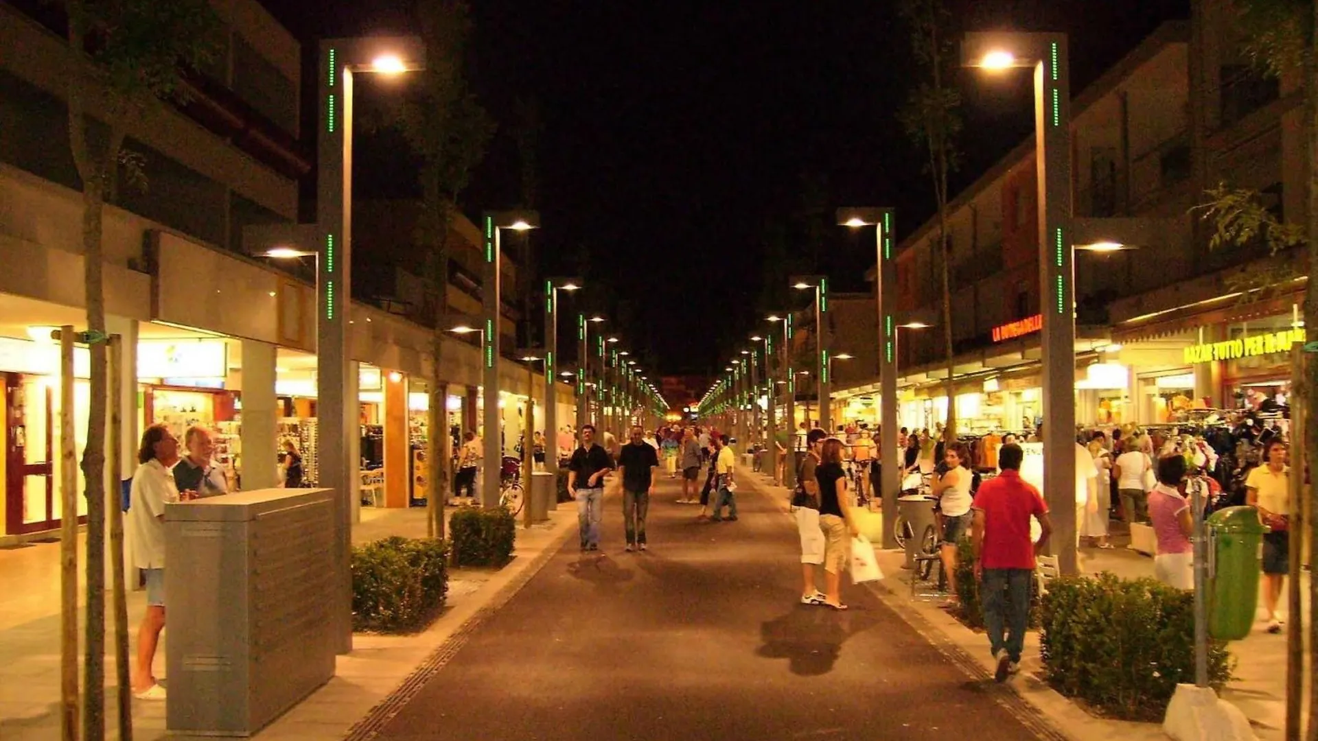 Embrace The Sea Breeze In Bibione Lägenhet Italien