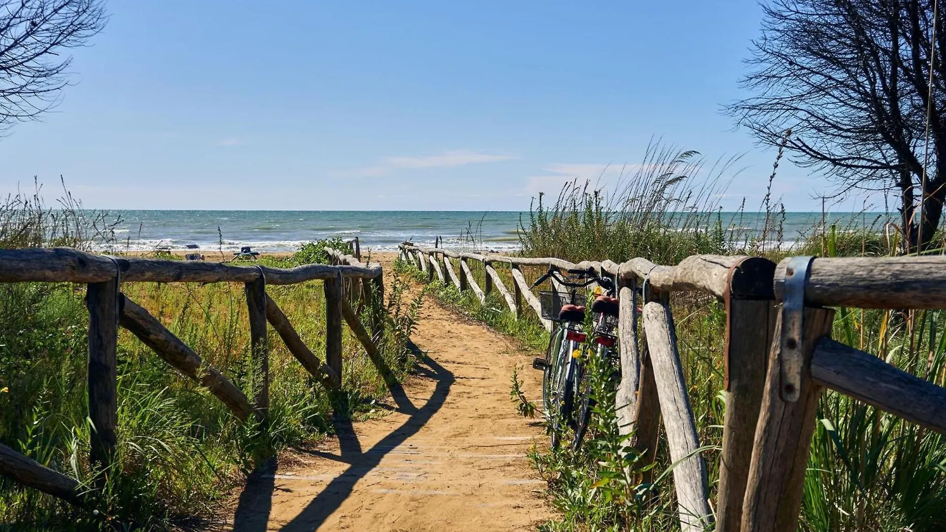 Embrace The Sea Breeze In Bibione Apartment